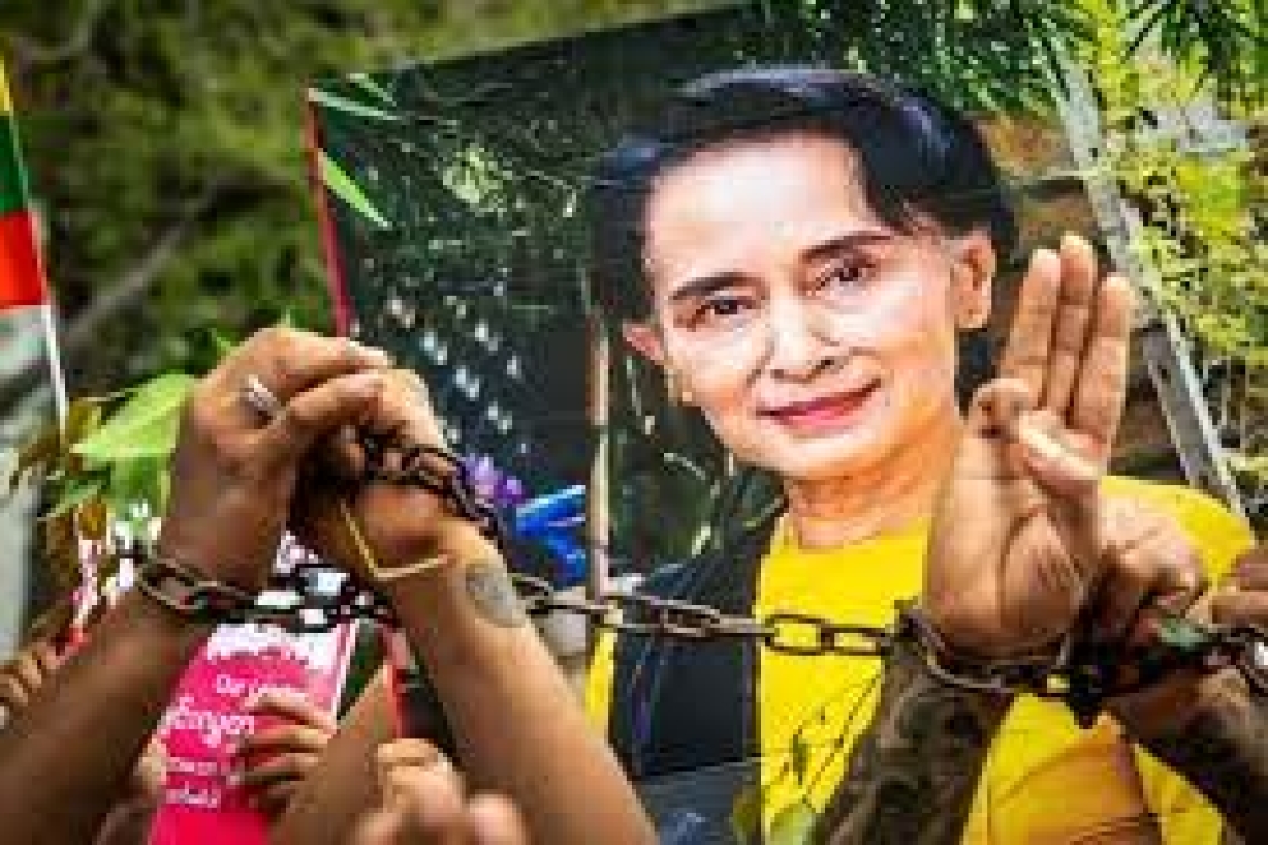 Birmanie : Aung San Suu Kyi condamnée à 33 ans de prison au total après un procès-fleuve